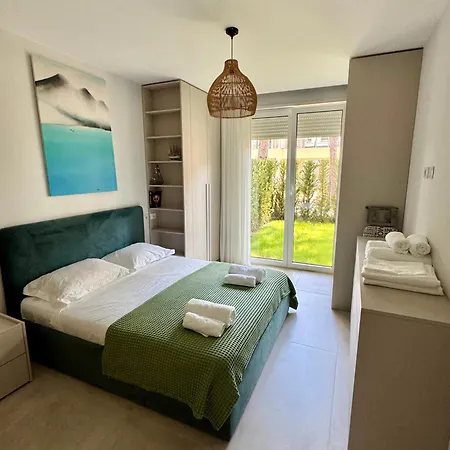 San Pietro Premium With Private Garden * Plazhi San Pietro