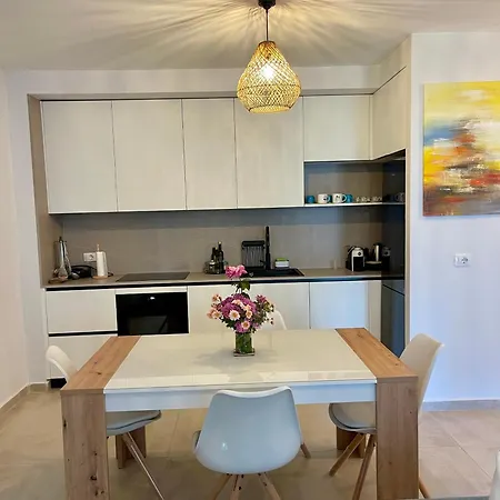 San Pietro Premium Next To Melia, Bbq, Private Garden, 5 Min To شقة *